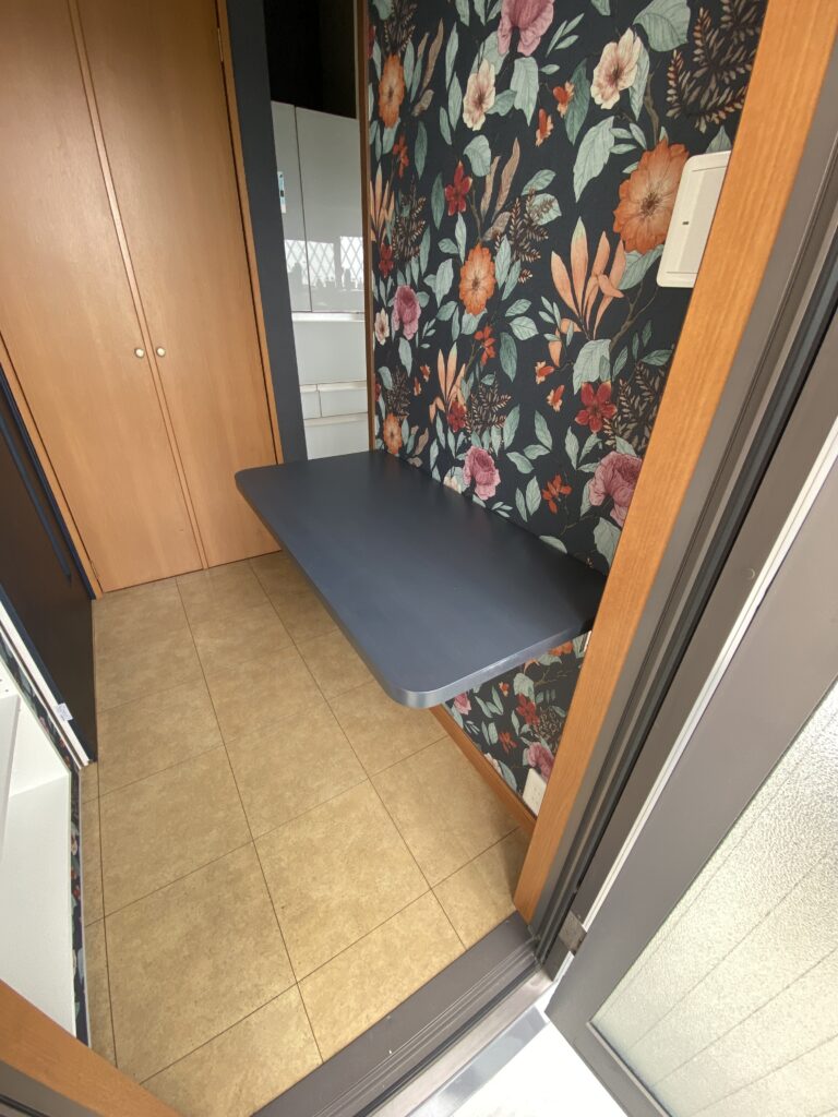after　こちらの壁には折りたたみテーブルを設置。